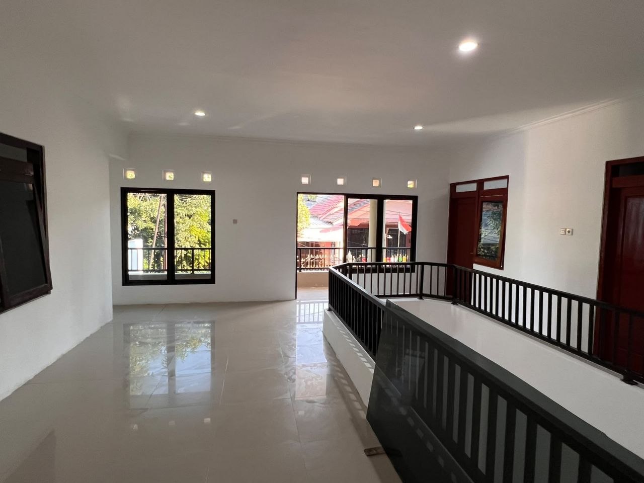 DIJUAL RUMAH MINIMALIS READY USE – RUNGKUT HARAPAN (Samping MERR)
