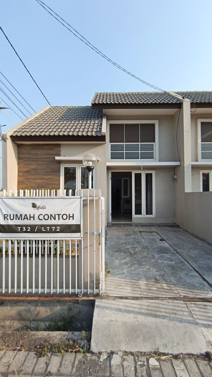 RUMAH 300jt-an, Dalam Kawasan Berkolam Renang, 20 Menit Ke MERR
