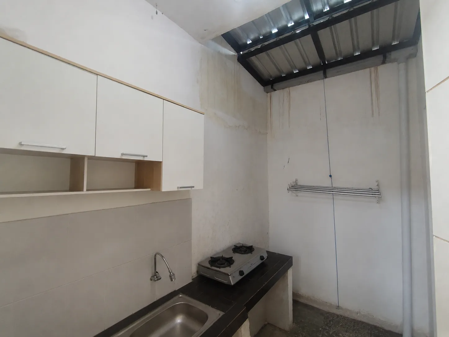 Jual / Take Over Rumah di Menganti — Full Furnish, Angsuran Flat — Foto 2